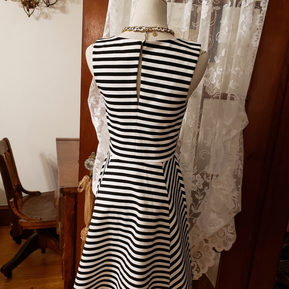 EXPRESS BLACK & WHITE STRIPE DRESS - Picture 3 of 4